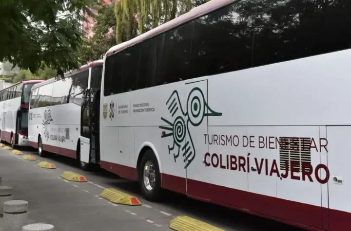 En el marco del Día de las Infancias, 200 niñas y niños en situación vulnerable partieron rumbo a Acapulco como parte del programa “Colibrí Viajero”, impulsado por la Secretaría de Turismo de la Ciudad de México.