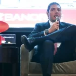 En medio del contexto internacional marcado por la incertidumbre económica y comercial, el presidente de Grupo Financiero Banorte, Carlos Hank González, hizo un llamado a los mexicanos a adoptar una actitud más optimista y proactiva para construir un mejor país.