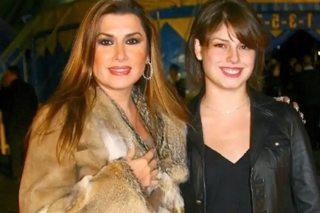 Tras el fallecimiento de la reconocida cantante Dulce el pasado 25 de diciembre, su hija Romina Mircoli fue oficialmente reconocida como heredera universal, según lo confirmó el abogado Gerardo Martín Rincón durante una conferencia de prensa realizada ayer en Monterrey.