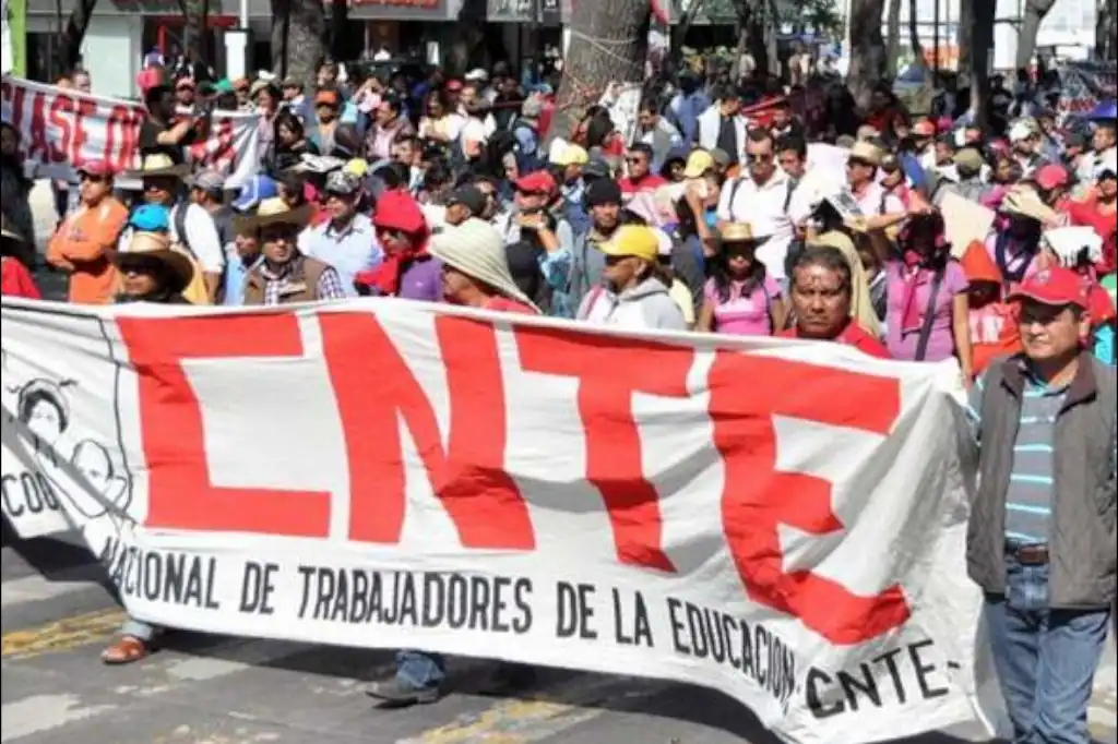 Este jueves 15 de mayo de 2025, Día del Maestro, la Ciudad de México enfrenta una jornada caótica con más de una decena de marchas y manifestaciones que afectan severamente la movilidad en distintos puntos de la capital.