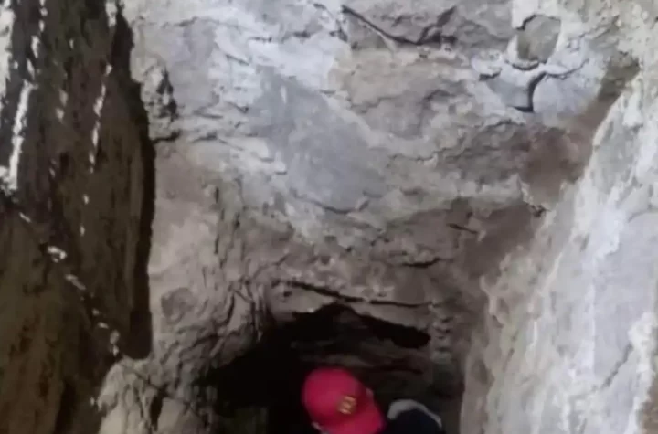 Un trágico derrumbe en un túnel presuntamente utilizado para el robo de combustible dejó seis personas muertas la noche del jueves en Otumba, Estado de México.