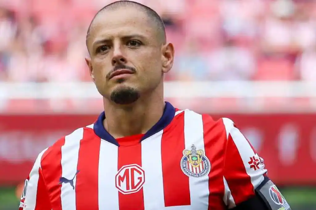 Javier “Chicharito” Hernández, delantero de las Chivas del Guadalajara, se encuentra en el centro de una tormenta mediática internacional tras publicar un video en redes sociales con comentarios considerados profundamente sexistas.