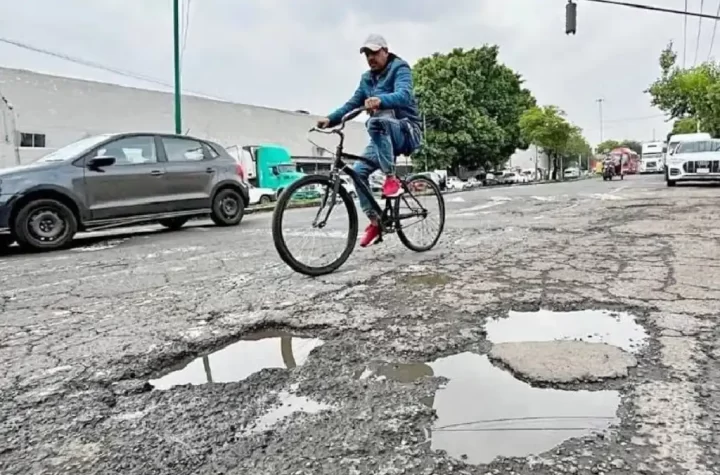 Brugada anuncia plan nocturno para reparar baches en la Ciudad de México.