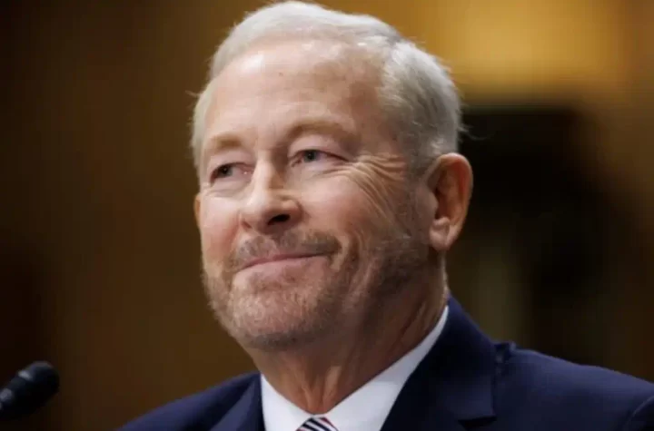 El Gobierno de Estados Unidos elogió este martes la cooperación de México en un operativo que culminó con la extradición de 26 narcotraficantes de alto perfil a territorio estadounidense, acusados de delitos como narcotráfico, crimen organizado y lavado de dinero.