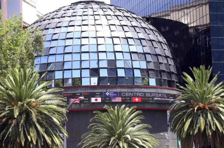 La Bolsa mexicana cerró este martes con ganancias, destacando el desempeño de Banorte y Peñoles, en una jornada marcada por las expectativas de recortes a las tasas de interés tanto en México como en Estados Unidos.