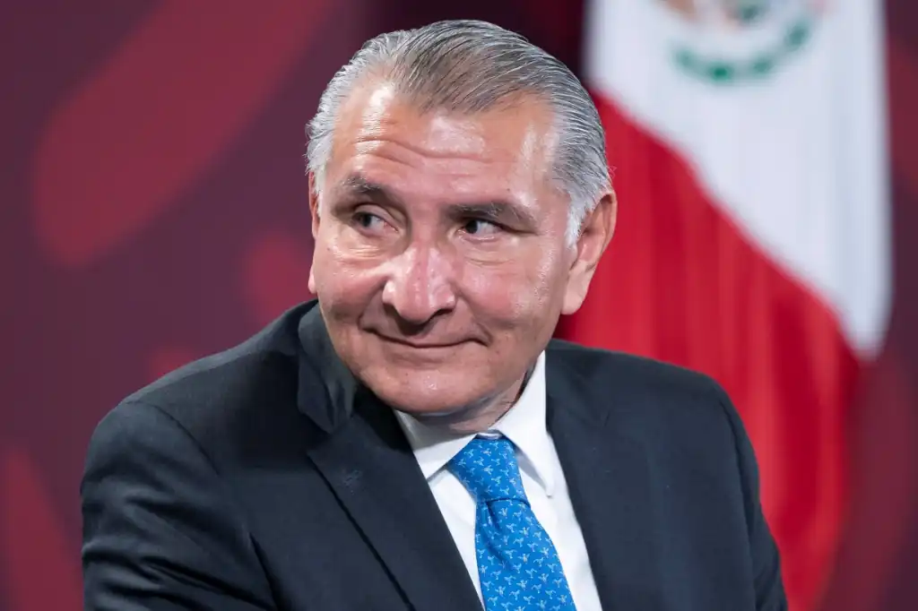 A un año de asumir la coordinación de los senadores de Morena, Adán Augusto López Hernández enfrenta la presión interna de su bancada para rendir cuentas sobre los 338 millones 297 mil pesos que ha recibido como subvenciones.