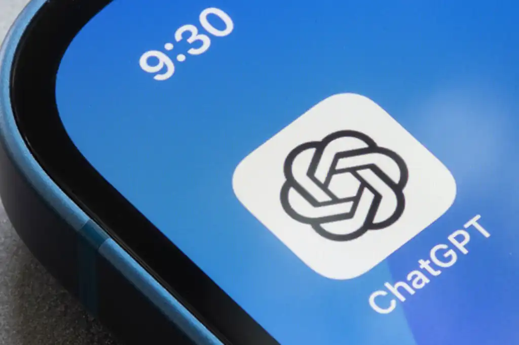 Despedido por su propio asistente virtual: el caso de Kevin Cantera y la IA que reemplaza empleos.