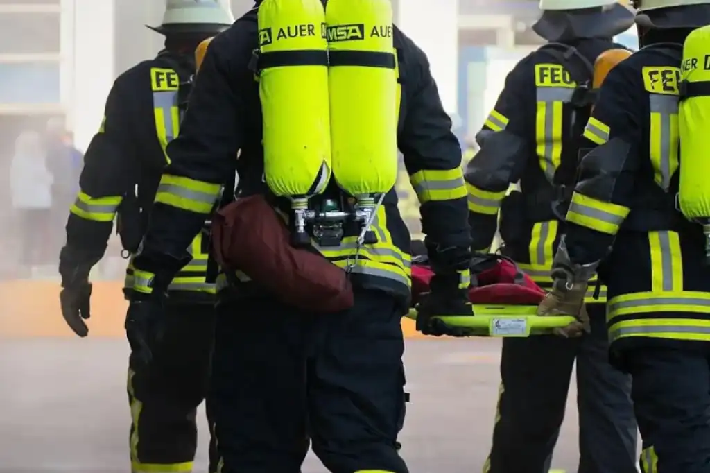 El principal sindicato de bomberos de Nueva York, protagonizó este lunes una protesta frente al World Trade Center luego del hallazgo de decenas de cajas de documentos que revelan información sobre las toxinas presentes en la Zona Cero tras los ataques del 11 de septiembre de 2001.