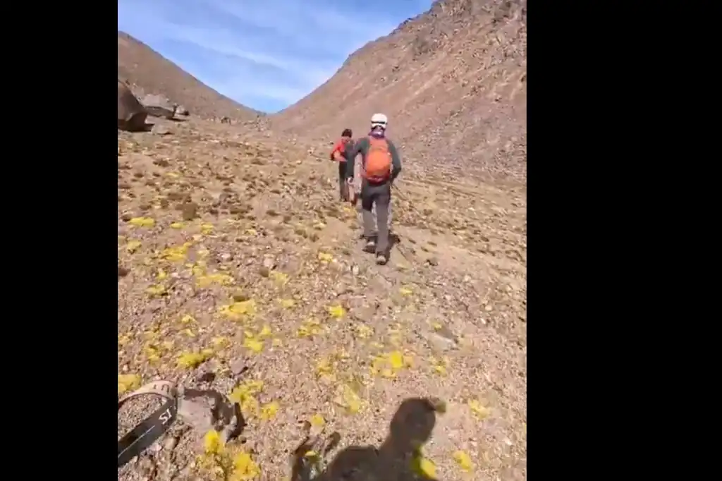 Un grupo de montañistas experimentó momentos de pánico durante una expedición en la cara poblana del volcán Iztaccíhuatl, después de ser perseguidos por dos hombres armados montados a caballo.