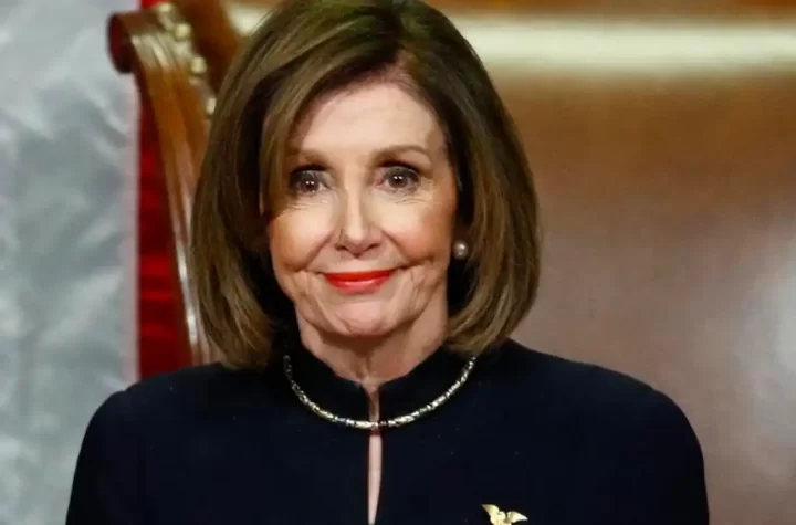 Nancy Pelosi, la primera mujer en liderar la Cámara de Representantes de Estados Unidos y una de las figuras más influyentes del Partido Demócrata, anunció este jueves que no buscará la reelección en 2026, poniendo fin a más de 40 años de servicio en el Capitolio.