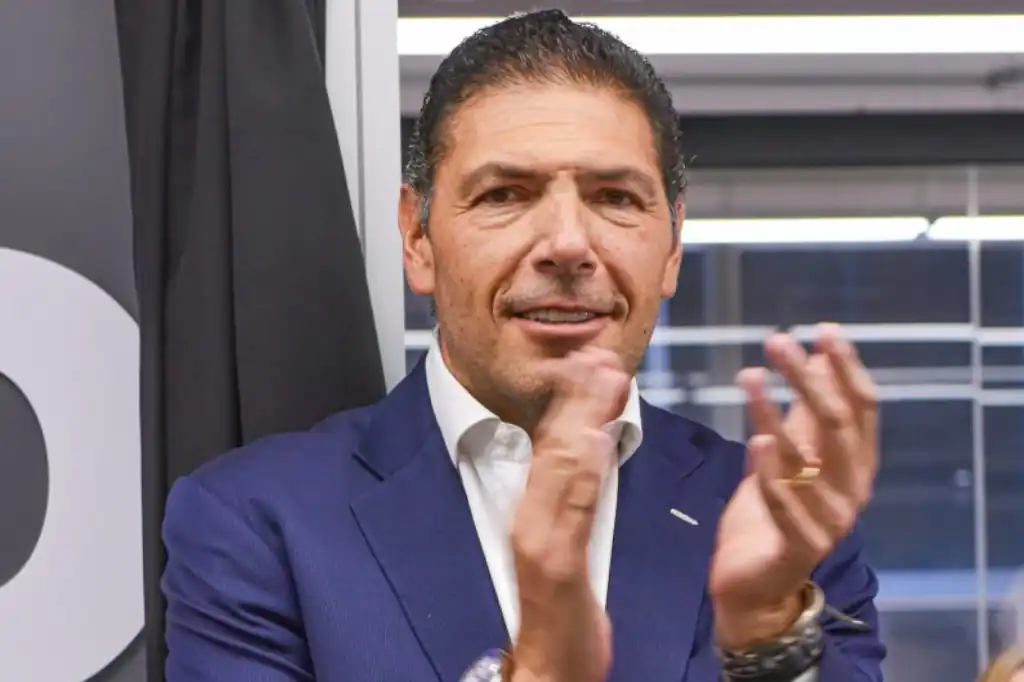 Carlos Hank González destaca el papel del sector financiero en la lucha contra el cambio climático.