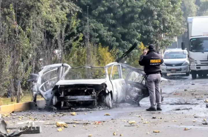 Fuerte explosión en taxi deja tres heridos sobre la México-Toluca.