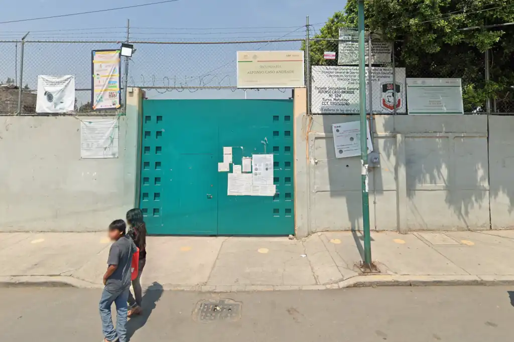 Grave estado de estudiante tras riña en secundaria de Tláhuac