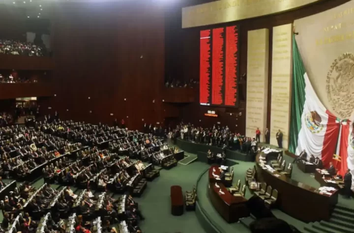 La reforma electoral impulsada por la presidenta Claudia Sheinbaum fue rechazada este miércoles en el Pleno de la Cámara de Diputados.