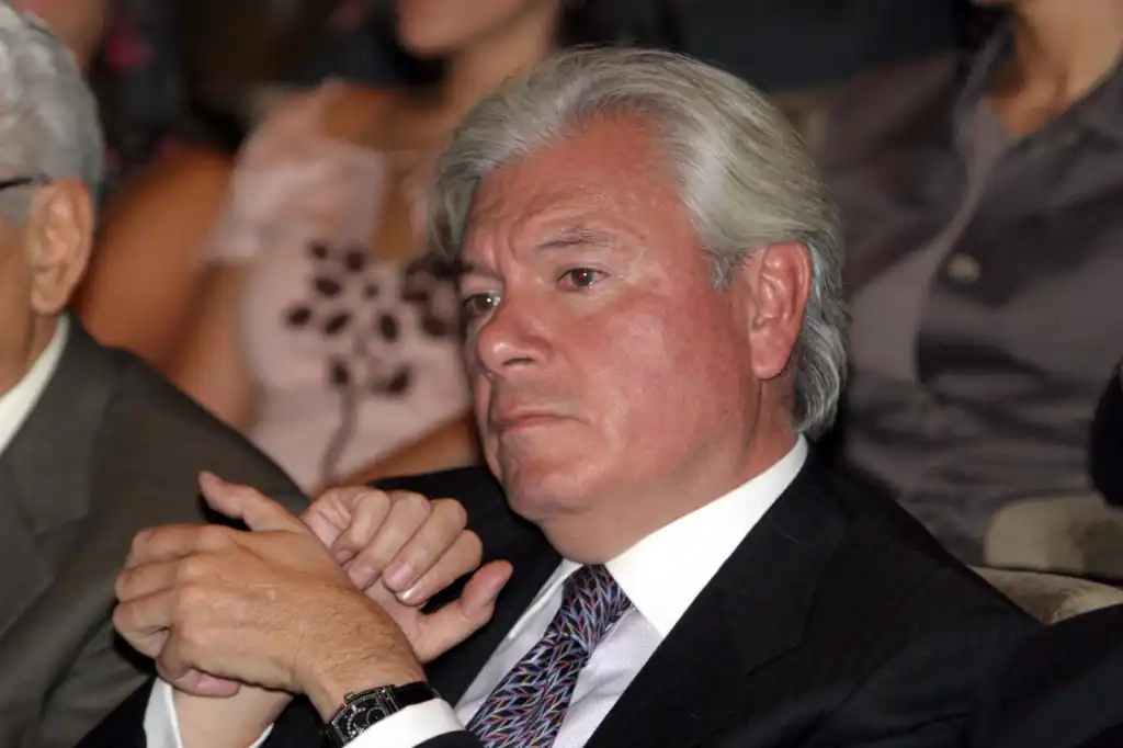 ¿Quién es Carlos Hank Rhon?