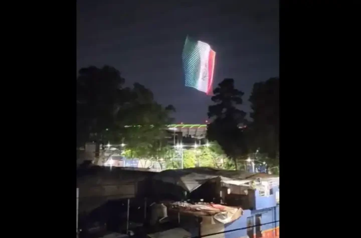 Ensayan espectáculo de drones para la inauguración del Mundial 2026 en el Estadio Banorte