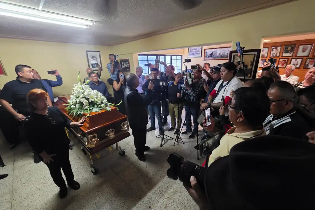 Homenajean a periodista Francisco Leyva y exigen justicia tras asesinato en Oaxaca