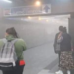 Desalojan estación del Metro Taxqueña por humo tras cortocircuito en las vías