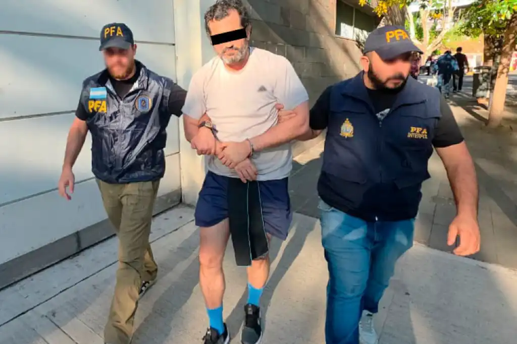 Fernando “N” llega a México tras ser detenido en Argentina por caso de huachicol fiscal