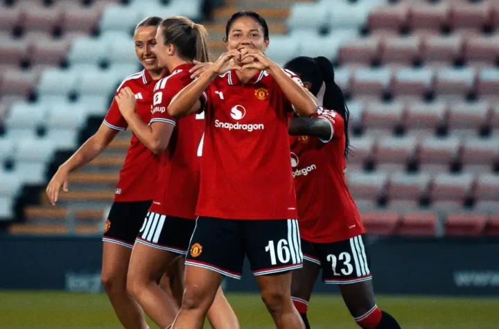 Rebeca Bernal firma doblete y se estrena como goleadora con el Manchester United Women